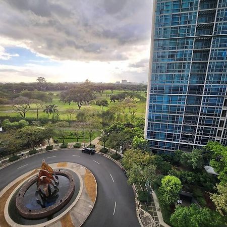 מנילה Enjoy Bgc Sunset And Golf Course View 2 Bedroom Loft With 100Mbps Internet Connection מראה חיצוני תמונה