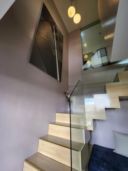 מנילה Enjoy Bgc Sunset And Golf Course View 2 Bedroom Loft With 100Mbps Internet Connection מראה חיצוני תמונה